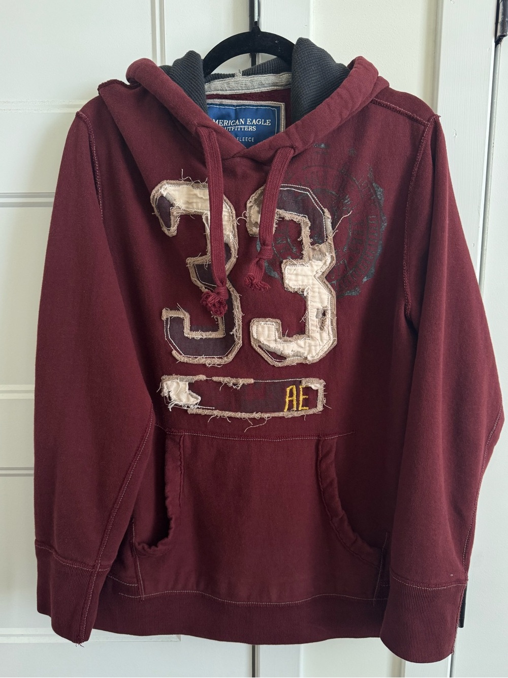 American Eagle Outfitters 33 Appliqué Distressed Raw Edge 2011 Pullover Hoodie